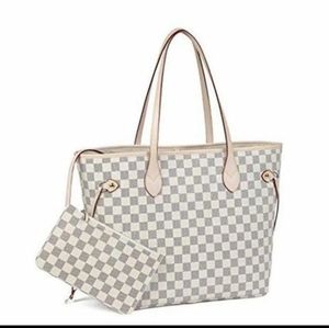 Daisy Rose checkered tote comes with pouch.